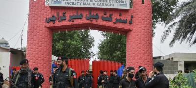 Mass Jailbreak in Karachi as 216 Inmates Escape Amid Chaos