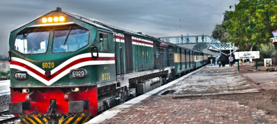Sialkot Express Returns to Tracks After 12 Years Amid Festive Welcome