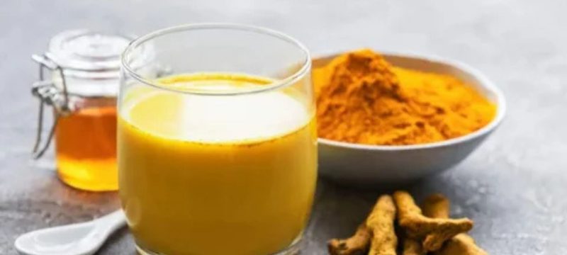 Turmeric milk offers significant benefits for gut health