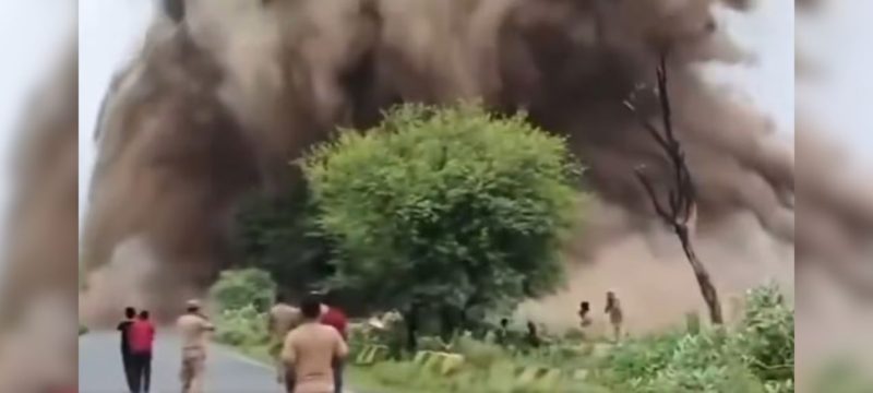 Flood Alert Controlled Blast at Head Qadirabad Diverts Water