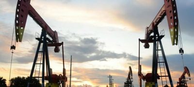 Oil Falls as Russia Supply Concerns Ease After Trump-Putin Meet