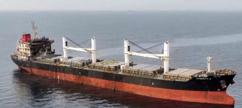 Over Two Dozen Pakistanis Stuck After Houthi Attack on Yemen-Bound Ship
