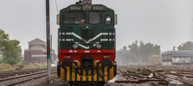 Pakistan Eyes Saudi, UAE Investment for $2.5 Billion Rail Upgrade