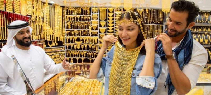 UAE Residents Cash in on Soaring Gold Prices, Choose Exchanges and Upgrades