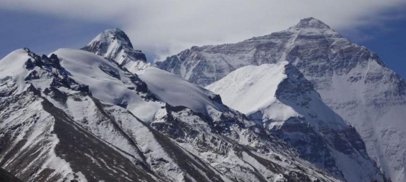 Rescue Operation Underway After Snowstorm Traps Hundreds on Mount Everest