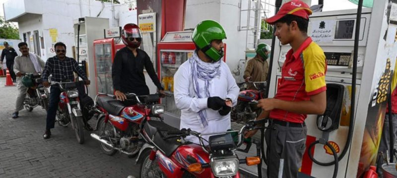 Pakistan Slashes Petrol Price by Rs5.66 Per Litre, Offers Relief to Consumers