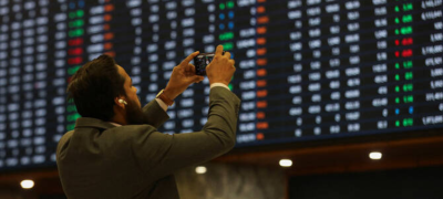 Pakistan stocks tumble as border tensions with Afghanistan spark sell off, causing market declines and investor caution over trade and security risks.