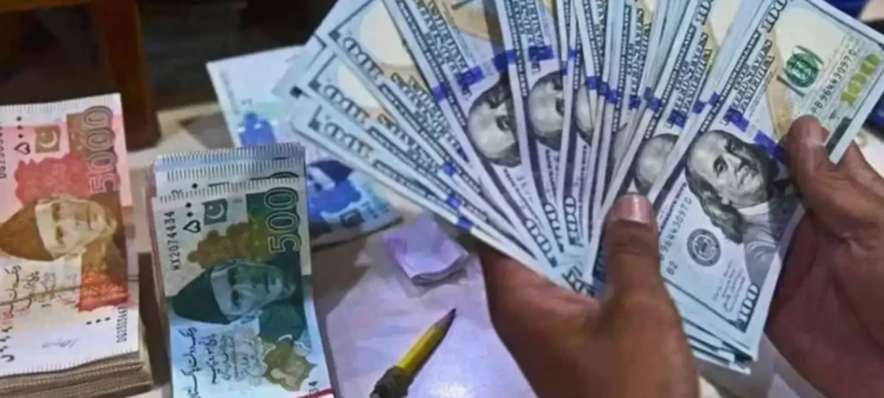 Rupee Sees Modest Gains and Losses Against Major Currencies