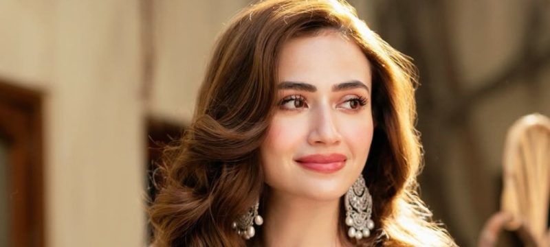 Sana Javed Exposes Fake Verified Facebook Page