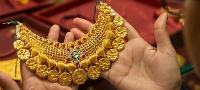 Gold Prices Drop by Rs1,600 Per Tola Across Pakistan