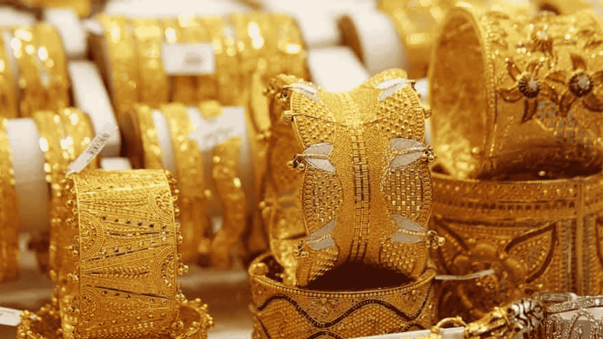 Gold Prices Fall In Pakistan Amid Global Market Correction