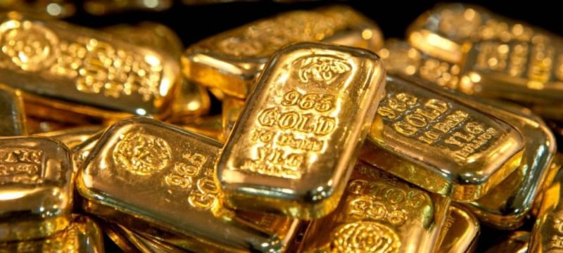 Gold Prices Fall Sharply in Pakistan, 24K Drops Rs5,000 Per Tola