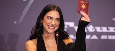 Truth Behind Dua Lipa’s ‘Passport Photo’ That Went Viral