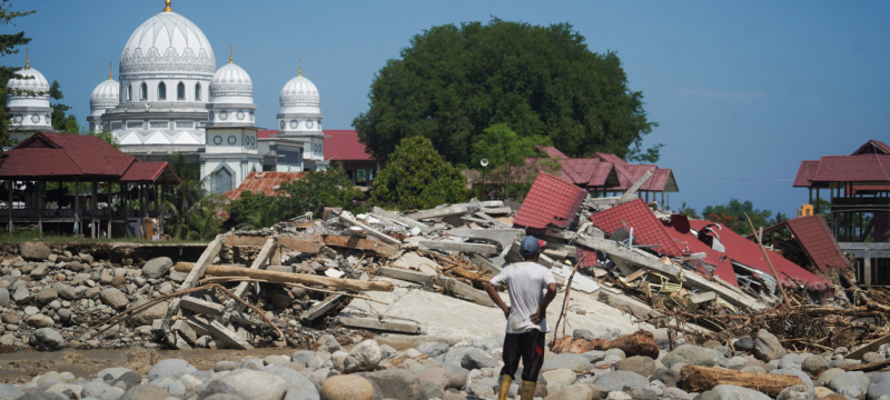 Indonesia Flood Death Toll Rises to 303 Following Cyclone Devastation