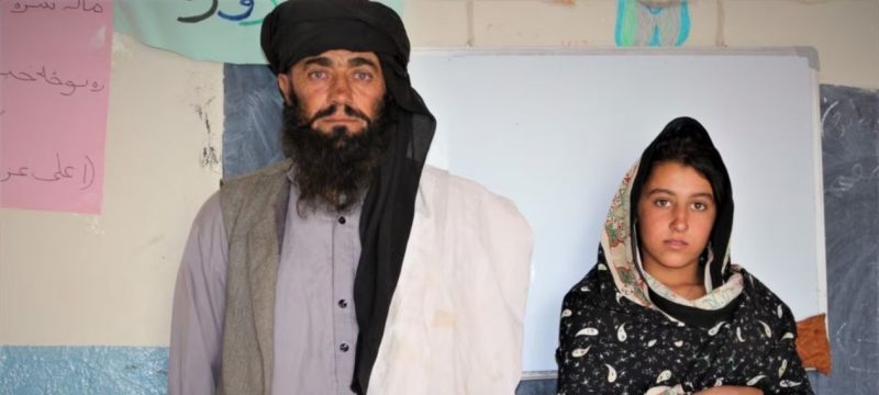 Afghan Father Travels 12km Daily and Waits 4 Hours So His Daughters Can Attend School