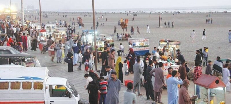 Celebrate New Year Sea View and Karachi Roads Open, Says Police Chief