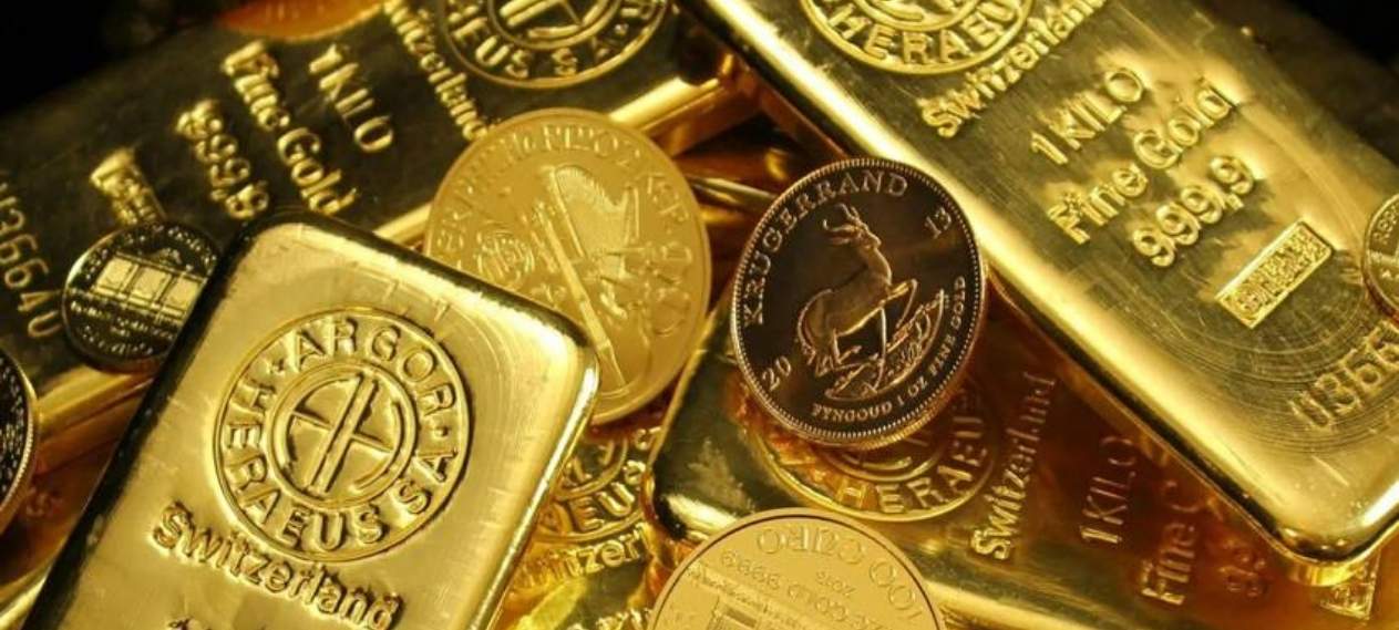 Gold Prices Fall Sharply in Pakistan as Rates Drop by Rs1,700 per Tola