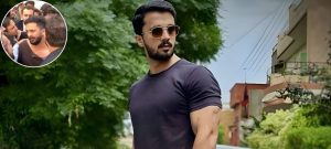 Lawyers Attack YouTuber Rajab Butt, Severely Injured Inside Karachi City Court