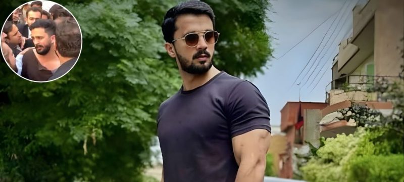 Lawyers Attack YouTuber Rajab Butt, Severely Injured Inside Karachi City Court