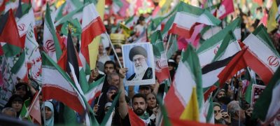Exchange Rate Protests in Iran End, Embassy Confirms Calm