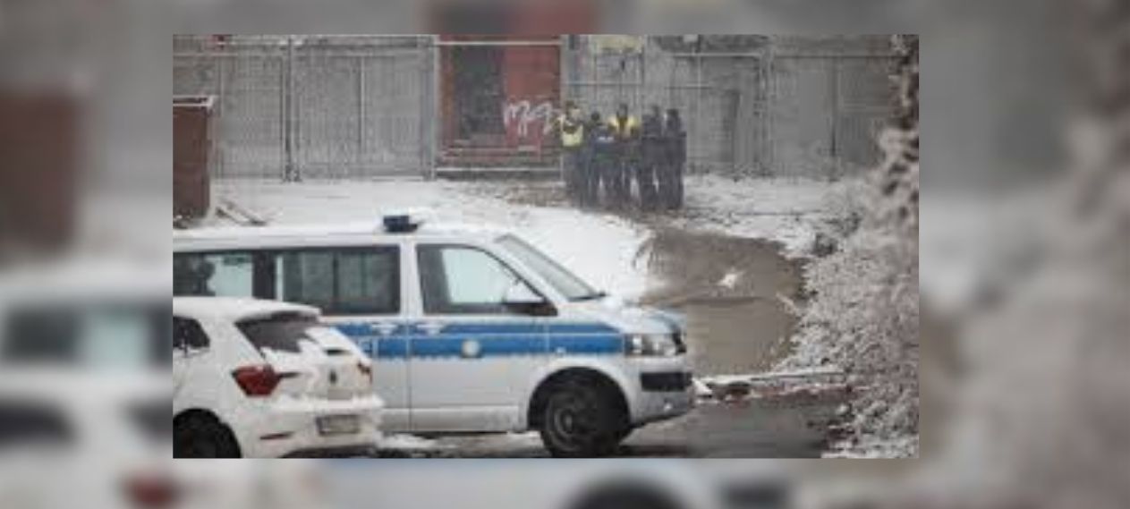 Berlin Fire on Bridge Across Teltow Canal Cuts Power for Thousands