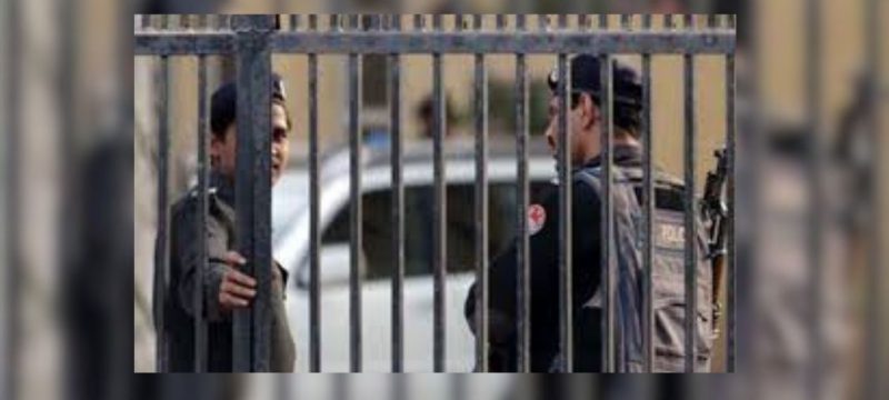 Karachi Police Arrest Key Drug Dealers, Seize Weapons and Hashish