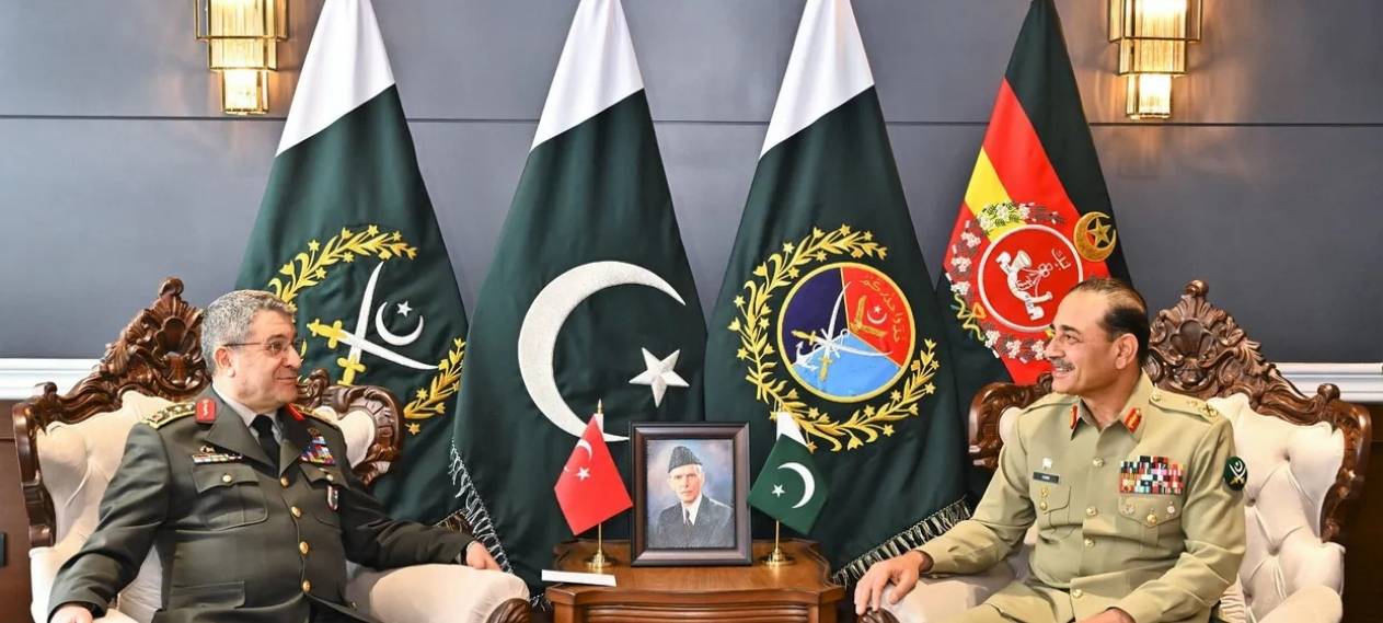 Pakistan, Turkey Discuss Strengthening Military Ties During GHQ Meeting