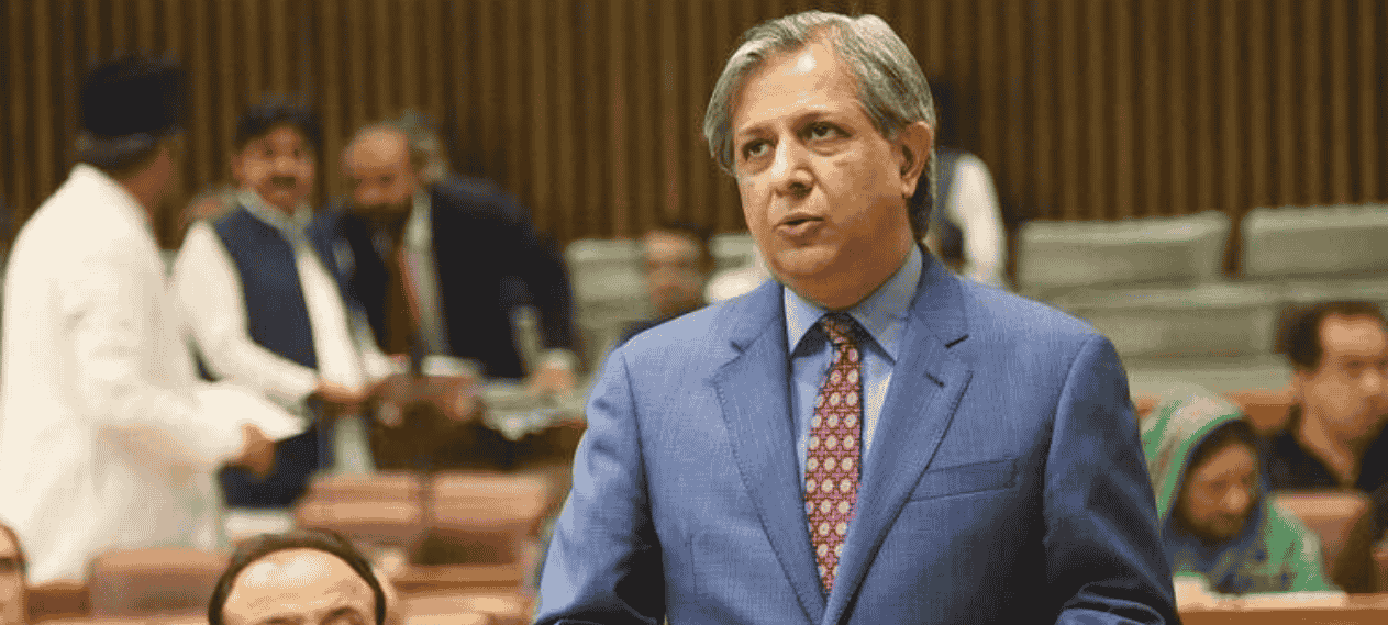 PTI Founder Retains 70% Vision in One Eye With Glasses, Says Azam Nazir Tarar