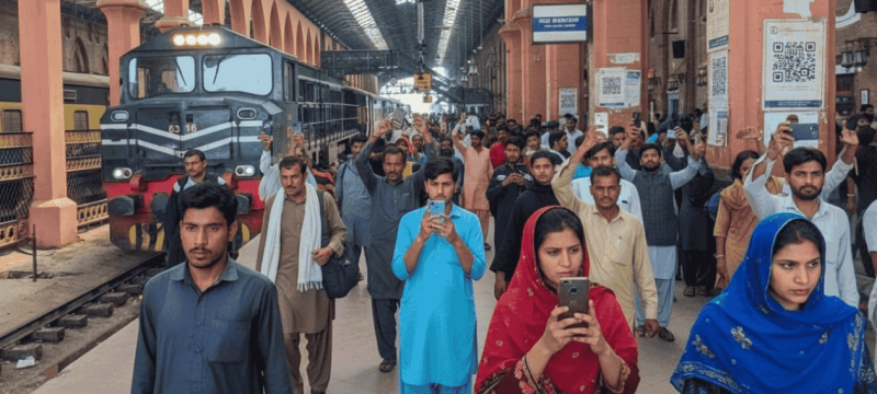 Lahore Railway Station Discontinues Free Internet Service