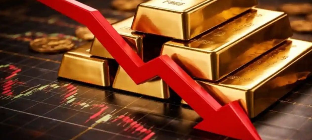 Gold Prices Drop Further Rs21,500 Per Tola Loss in Pakistan
