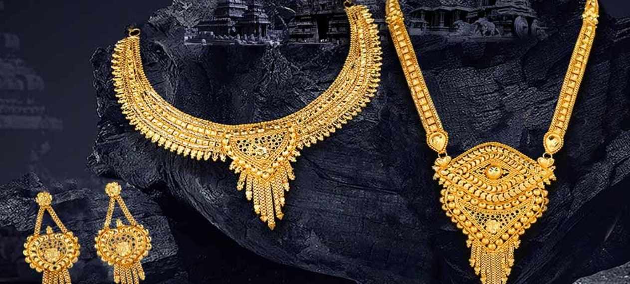 Gold Prices in Pakistan Surge by Rs14,800 per Tola - Check Rates