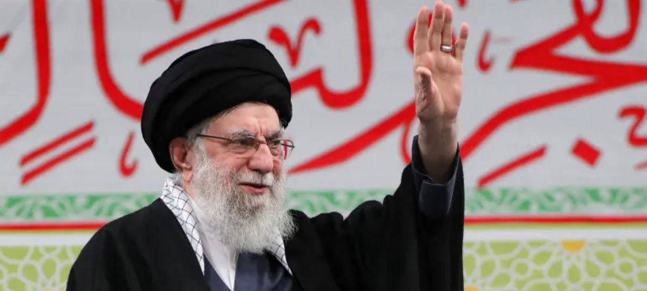 Khamenei Warns US Against Military Action on Iran