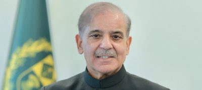 PM Shehbaz Honors Hero at Islamabad Mosque, Pledges Rs10 Million!