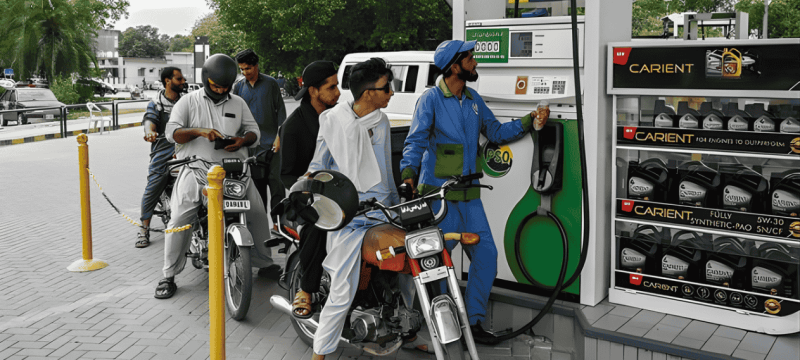 Pakistan May Keep Petrol Prices Unchanged Despite Global Oil Surge