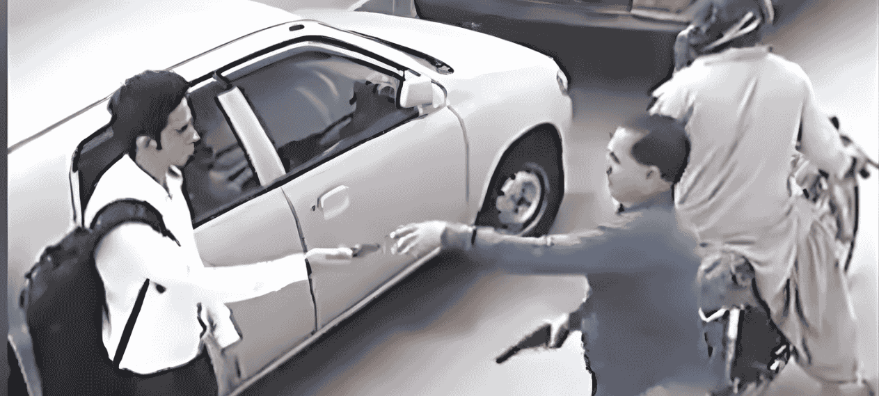 Citizen Foils Robbery, Two Dacoits Killed in Karachi