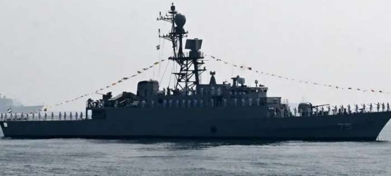 US Submarine Sinks Iranian Warship Near Sri Lanka, 87 Dead