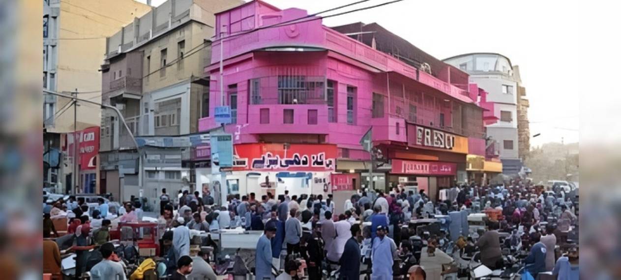 Karachi’s Burns Road Comes Alive During Ramadan with Iftar Delights