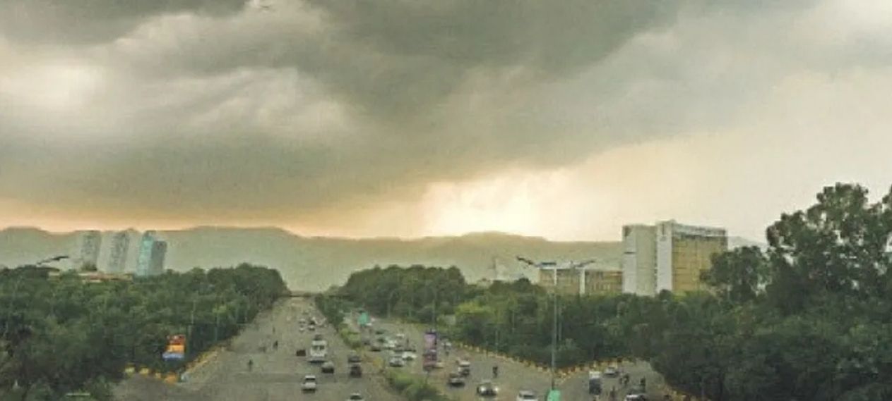 Heavy Rain, Thunderstorms Forecast Across Pakistan