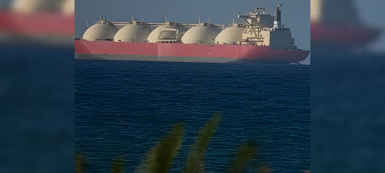 Iran Allows US Naval Vessels Passage Through Strait of Hormuz Under Conditions