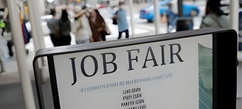 US Weekly Jobless Claims Rise Slightly, Labor Market Shows Resilience