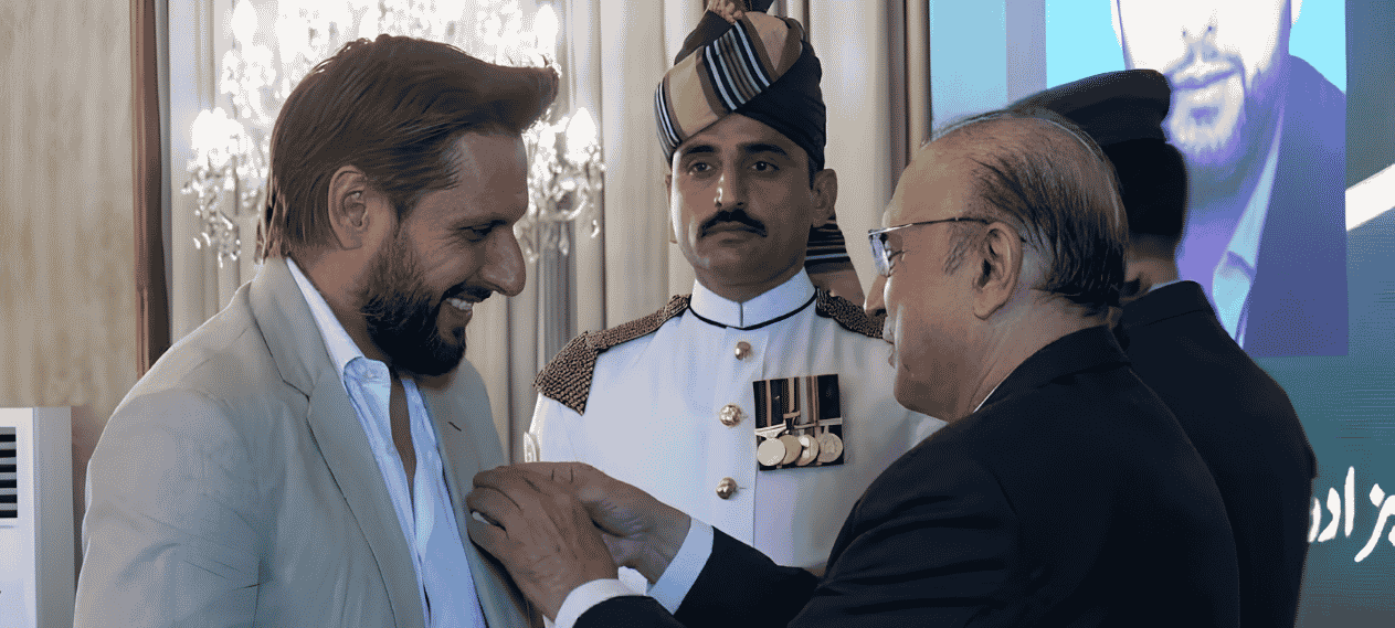 Shahid Afridi Honoured With Hilal-e-Imtiaz in Islamabad Ceremony