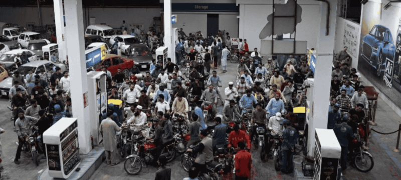 Petrol Price in Pakistan Crosses Rs414 After Fresh Increase