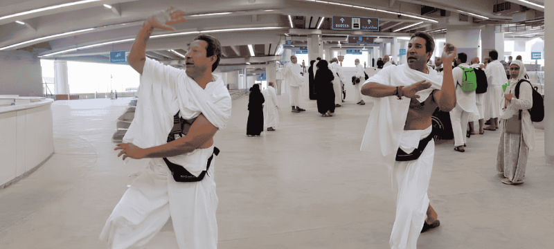 Wasim Akram Performs Rami Al-Jamarat Ritual During Hajj 2026