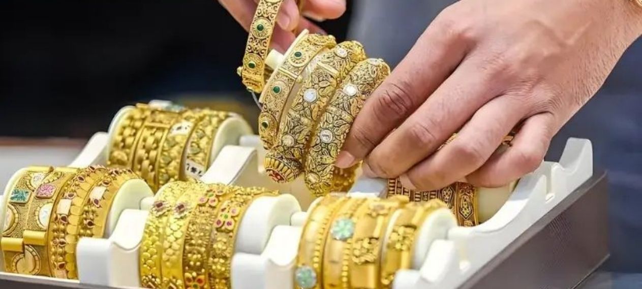 US Navy Is Warned by Iran to Stay Away from Strait of Hormuz