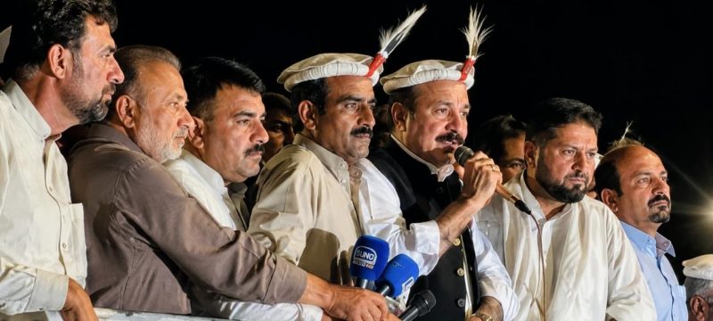 Government Employees End Protest After Successful Talks With Federal Minister