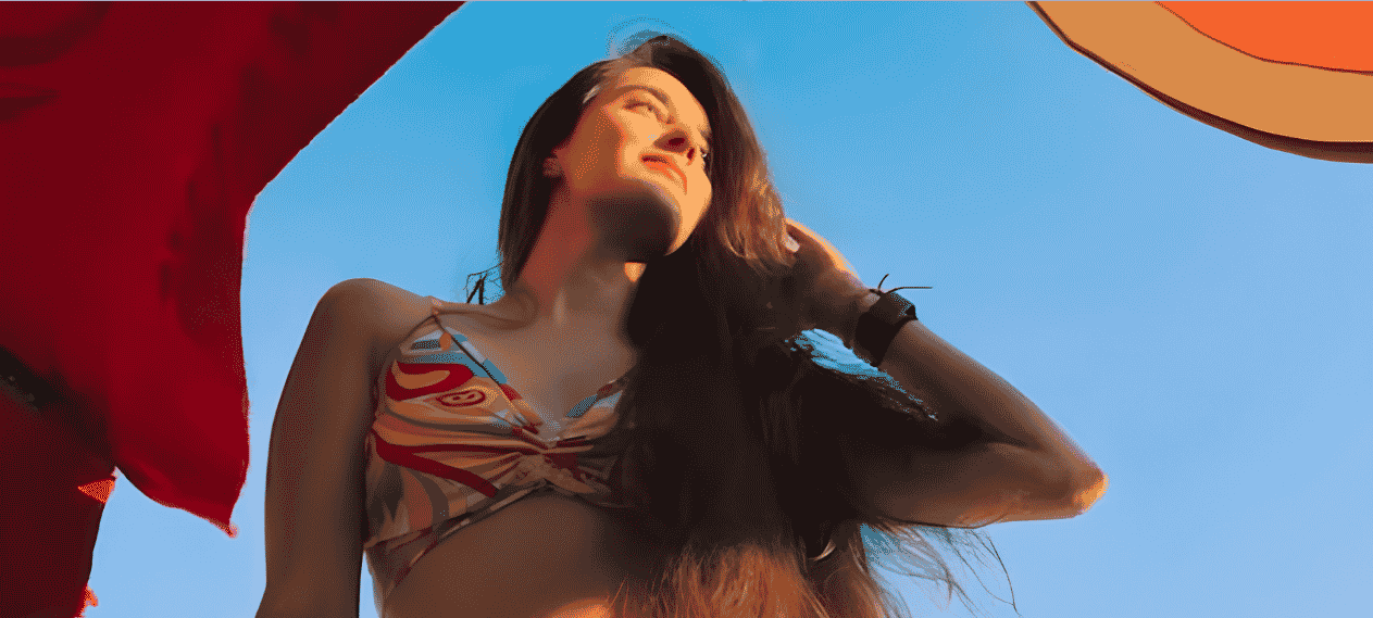 Simrat Kaur’s Viral Beach Photos Create Buzz on Social Media
