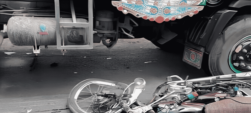 Motorcyclist Injured After Water Tanker Hits Bike on Karachi Bridge