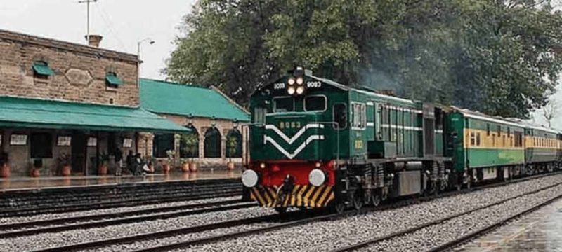 Pakistan Railways to Outsource 15 More Trains to Private Sector
