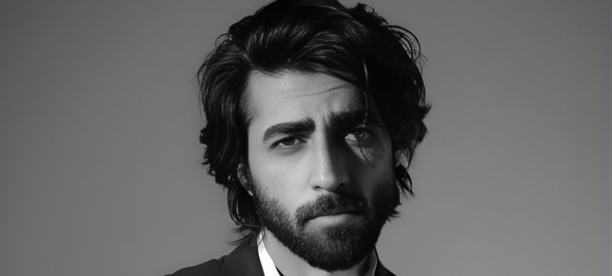 Nameer Khan Shares Emotional Reflection After Frightening Turbulent Flight Experience