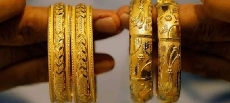 Gold Prices Drop by Rs4,600 Per Tola in Pakistan Amid Global Decline
